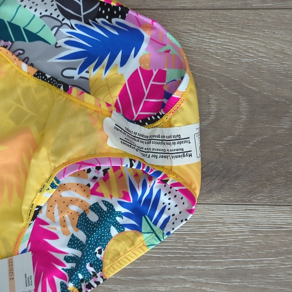 California Waves Plus Bikini Bottom 2X - Picture 2 of 7